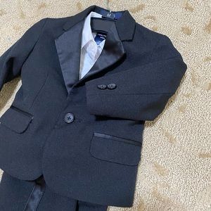 Toddler 4 piece black tuxedo size 6-9 months